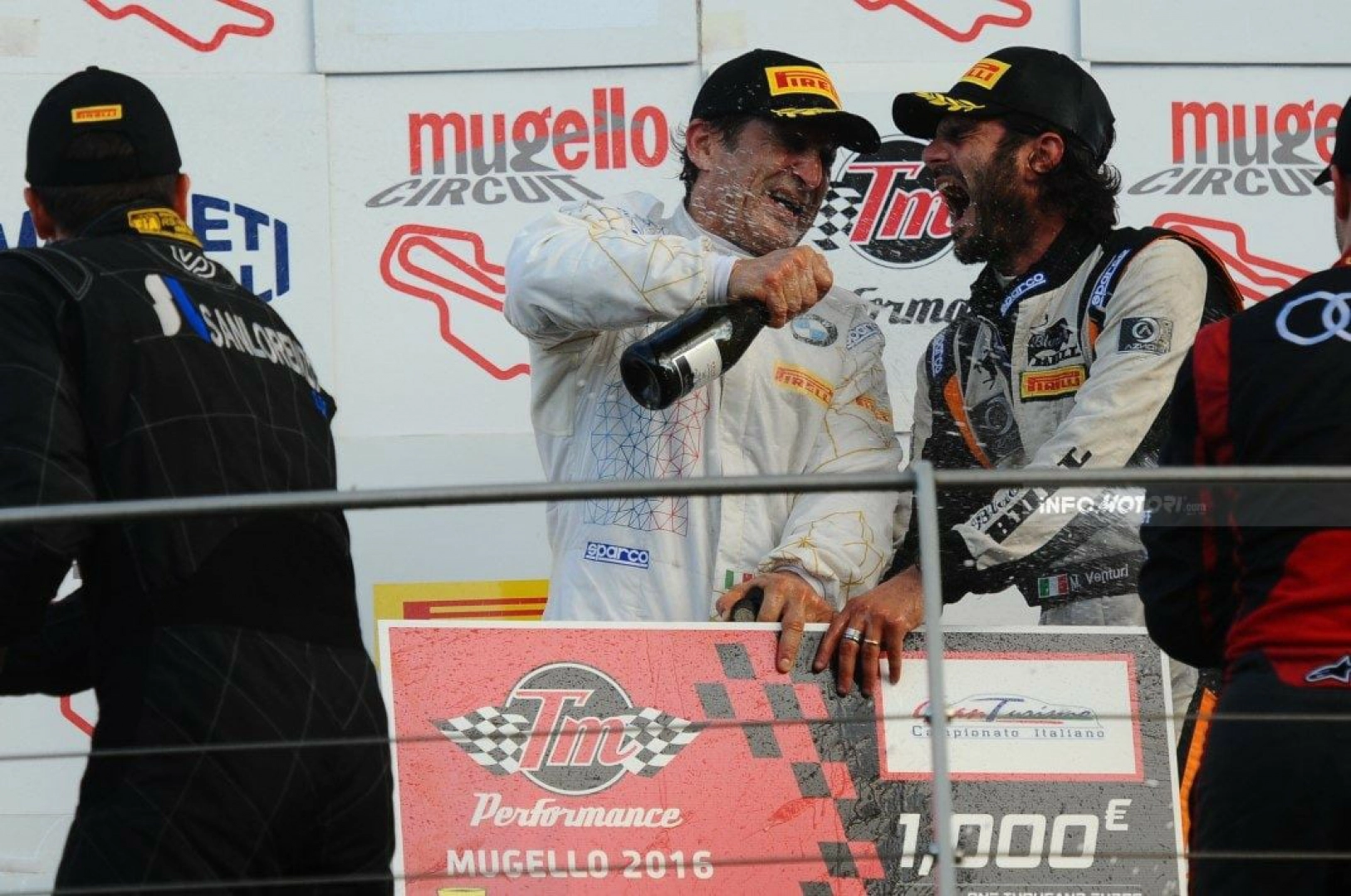 On Track - Photo 12