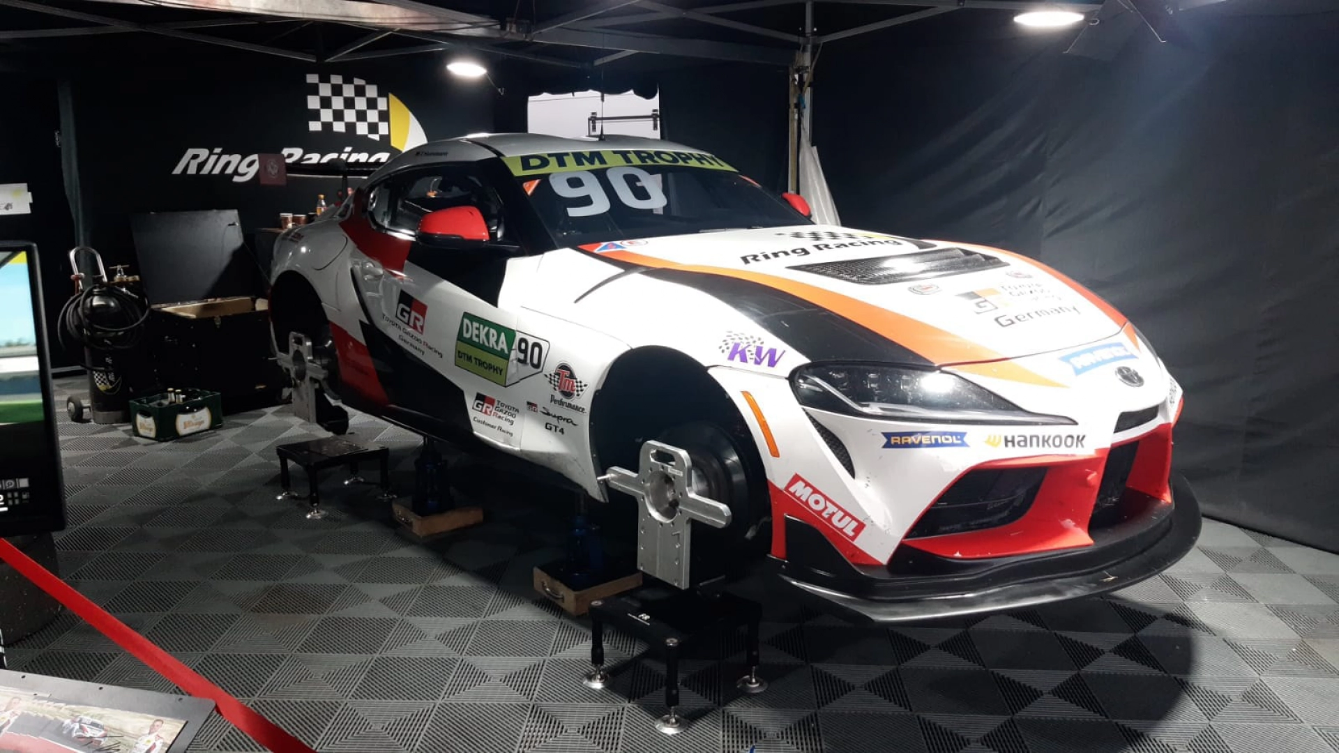 Garage & Team - Photo 11