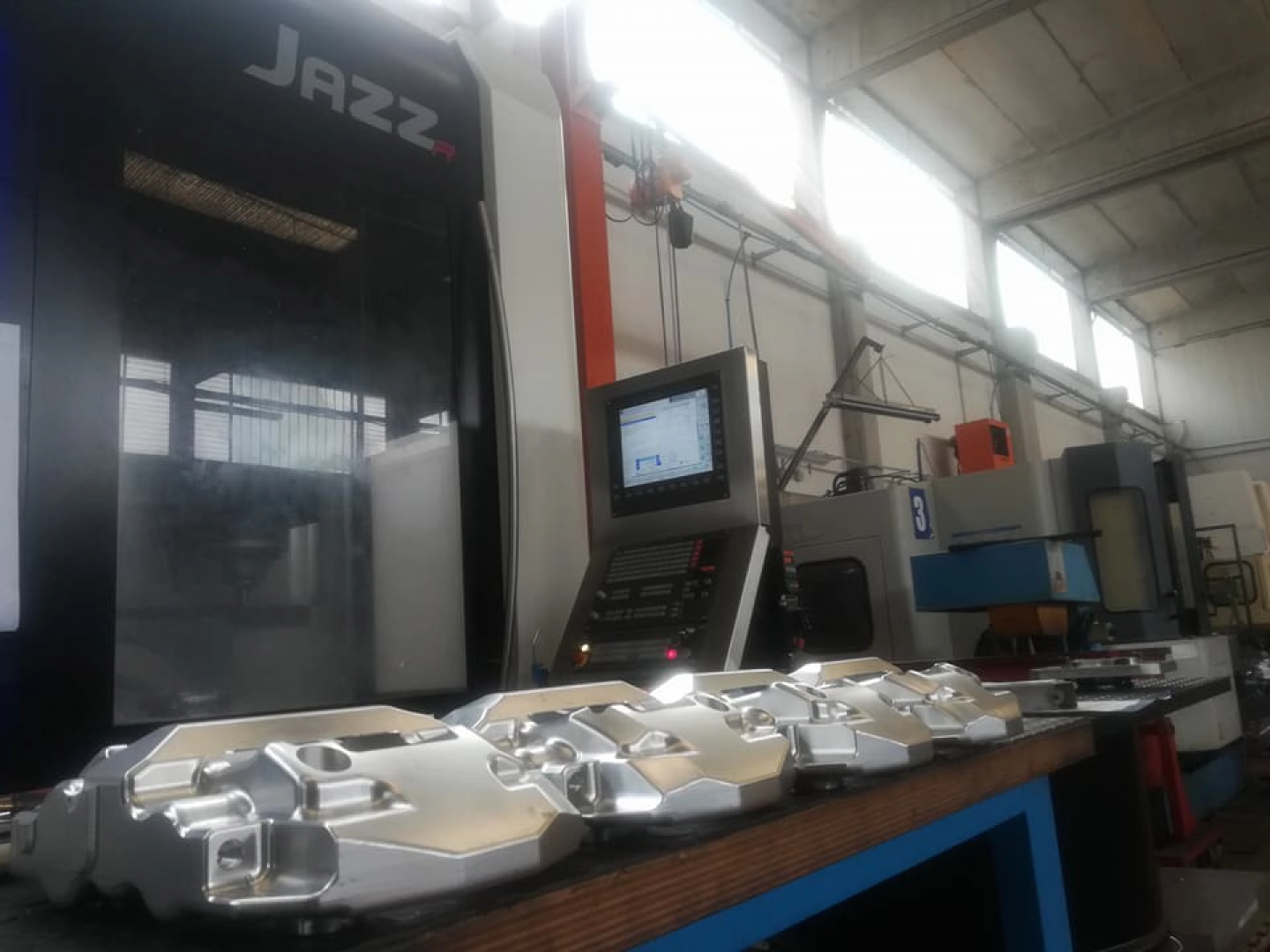 Components & Production - Photo 12